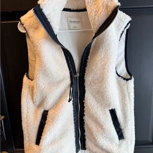 Abercrombie & Fitch White and Black Sherpa Vest